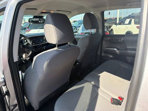 Used 2021 Toyota Tacoma SR5 AWD/4WD image 18
