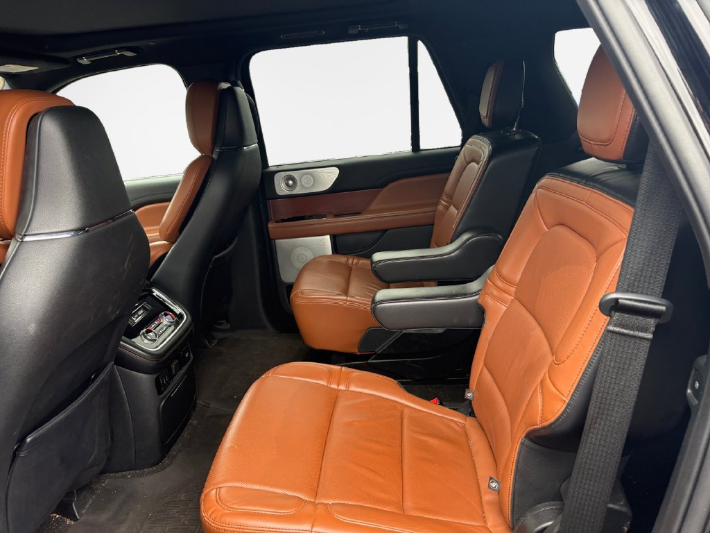 Used 2020 Lincoln Navigator Reserve w/ Equipment Group 208A Reserve AWD/4WD image 24
