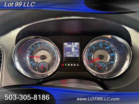 Used 2013 Chrysler Town & Country Limited w/ Luxury Group FWD image 17