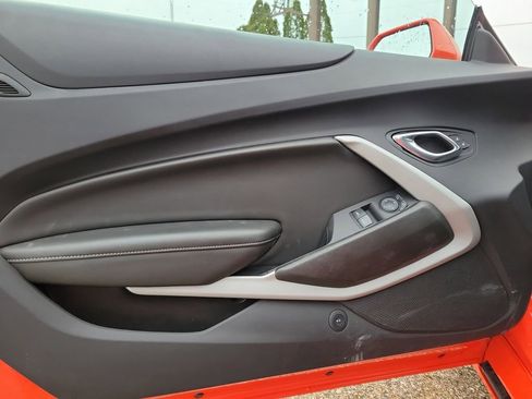 Used 2021 Chevrolet Camaro SS RWD image 9