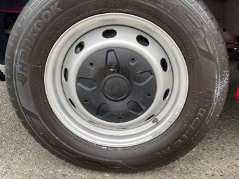 Used 2019 Ford Transit 150 XL image 27