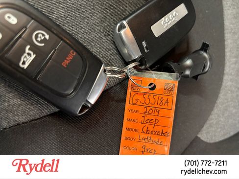 Used 2014 Jeep Cherokee Latitude w/ Comfort/Convenience Group AWD/4WD image 21