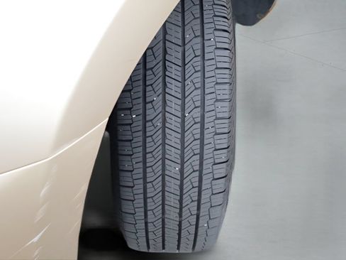 Used 2012 Toyota RAV4 4WD w/ Value Pkg image 4