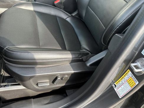 Used 2022 Ford Escape SEL image 18