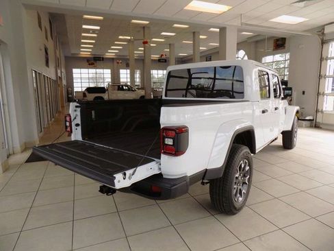 New 2026 Jeep Gladiator Sport image 9