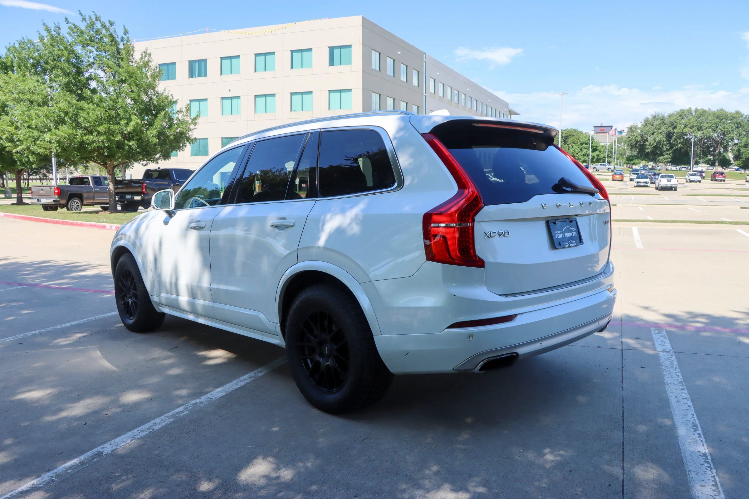Used 2020 Volvo XC90 T6 Momentum w/ Protection Package Premier AWD/4WD image 5