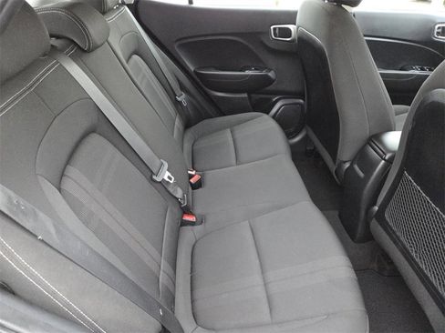 Used 2021 Hyundai Venue SEL w/ Cargo Package image 16