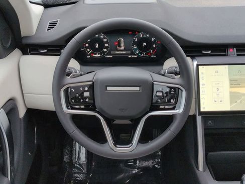 Used 2025 Land Rover Discovery Sport S image 24