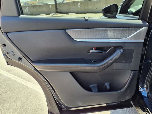 Used 2025 MAZDA CX-90 Plug-In Hybrid w/ Preferred AWD/4WD image 10