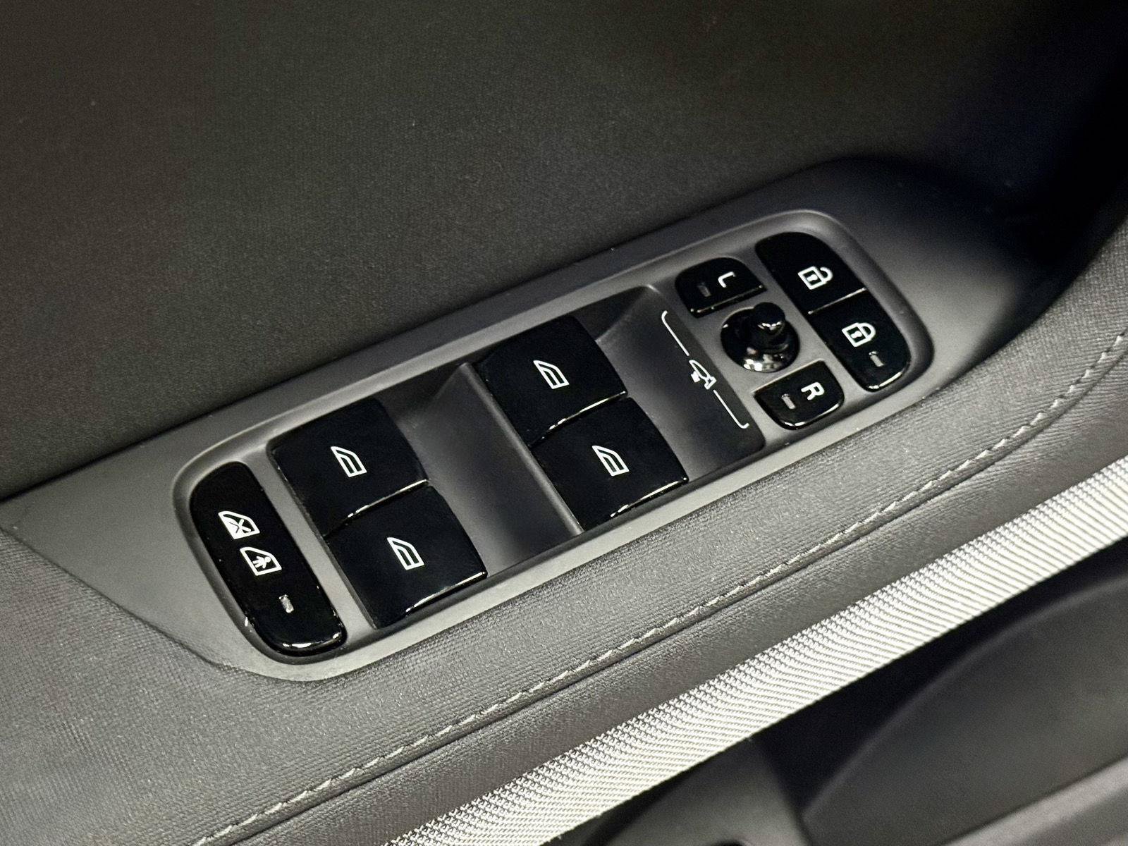 Used 2024 Polestar Polestar 2 AWD/4WD image 12