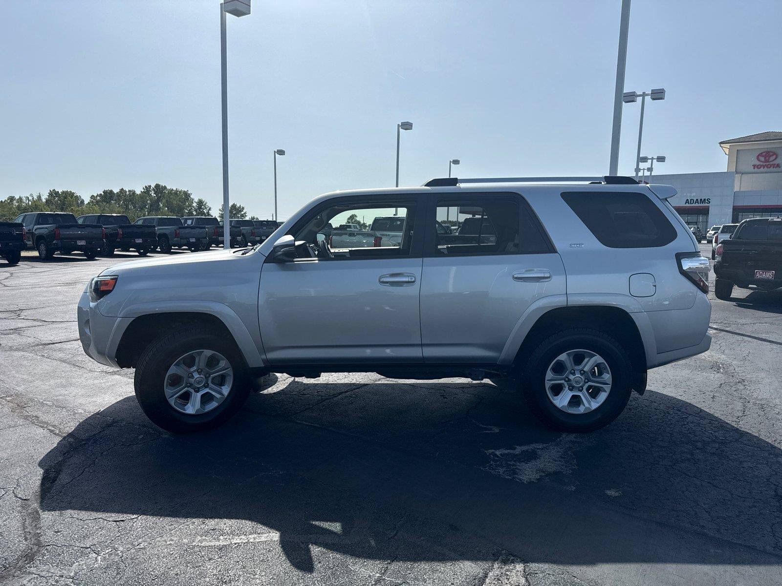 Used 2021 Toyota 4Runner SR5 Premium w/ Moonroof Package AWD/4WD image 5