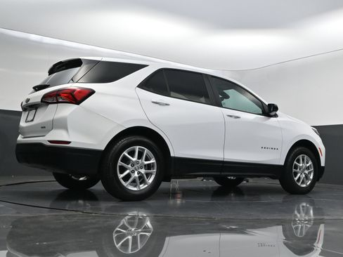 Certified 2023 Chevrolet Equinox LS w/ LS Convenience Package AWD/4WD image 42