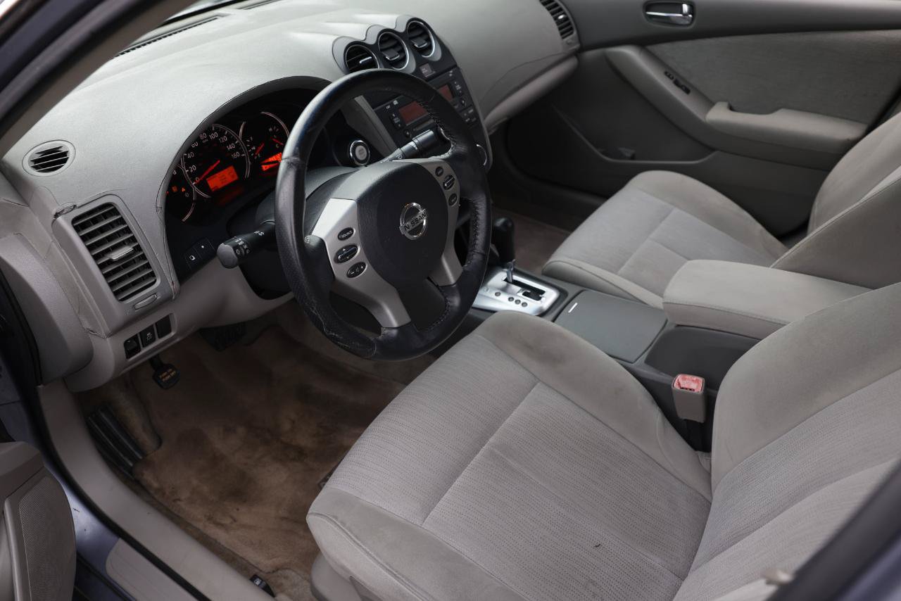 Used 2011 Nissan Altima 2.5 S w/ Convenience Pkg FWD image 4