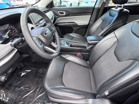 Used 2022 Jeep Compass Latitude FWD image 18