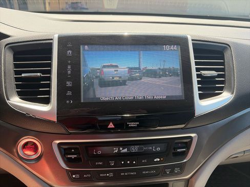 Used 2017 Honda Pilot EX image 19