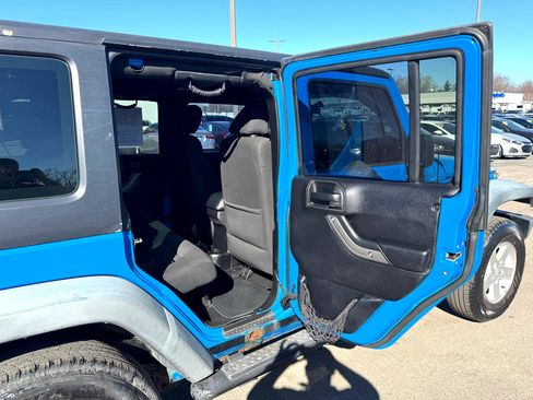 Used 2012 Jeep Wrangler Unlimited Sport image 10