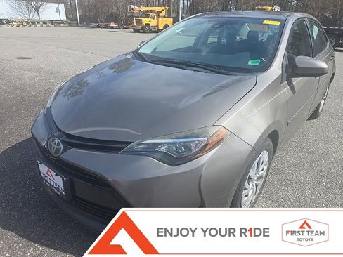 Used 2018 Toyota Corolla LE image 1