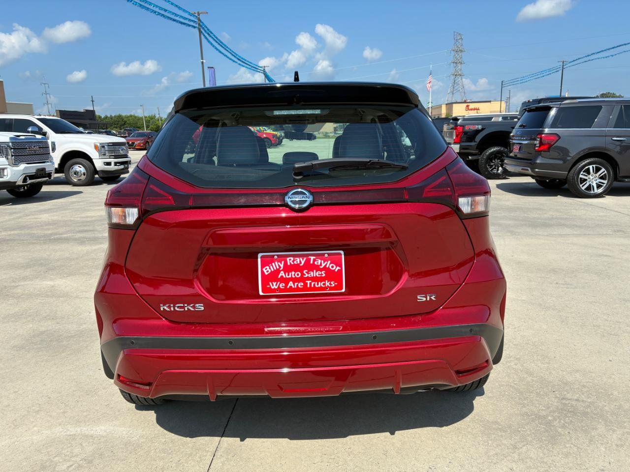 Used 2021 Nissan Kicks SR w/ SR Premium Package FWD image 6