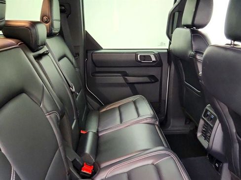 Used 2025 Ford Bronco Outer Banks AWD/4WD image 23
