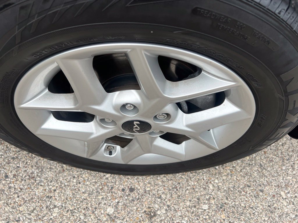 Certified 2023 Kia Soul S FWD image 37