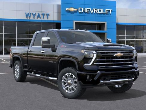 New 2026 Chevrolet Silverado 2500 LT w/ Z71 Chrome Sport Edition AWD/4WD image 8