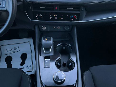 Used 2023 Nissan Rogue S image 21