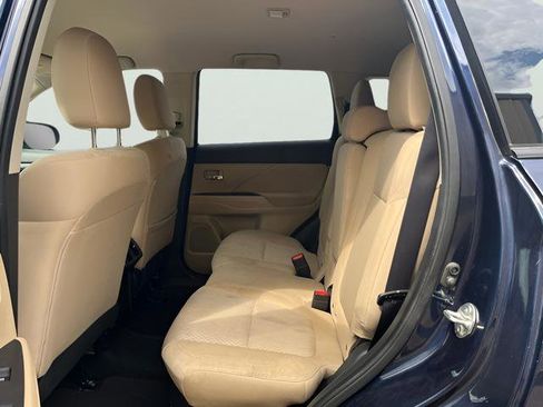 Used 2020 Mitsubishi Outlander ES image 32