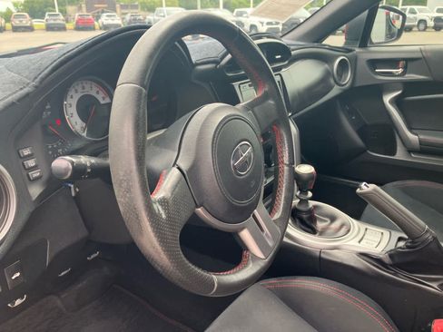 Used 2013 Scion FR-S RWD image 9