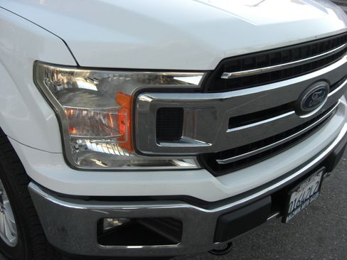 Used 2018 Ford F150 XLT w/ Trailer Tow Package image 18