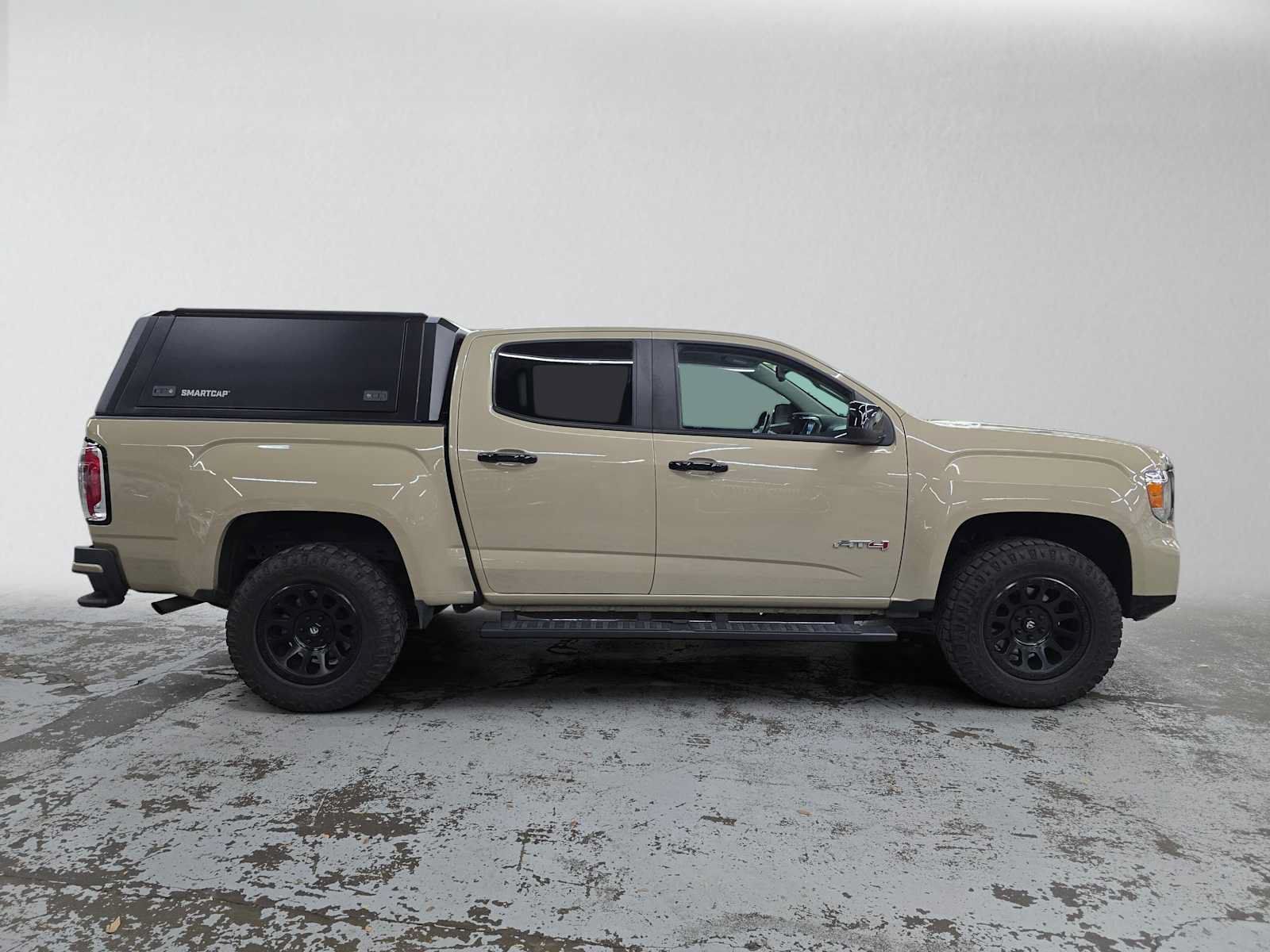 Used 2022 GMC Canyon AT4 w/ Trailering Package AWD/4WD image 2