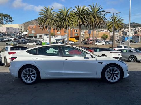 Used 2023 Tesla Model 3 Standard Range RWD image 3