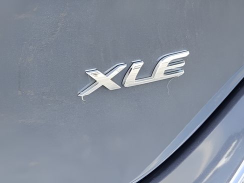 Certified 2018 Toyota Corolla XLE FWD image 30