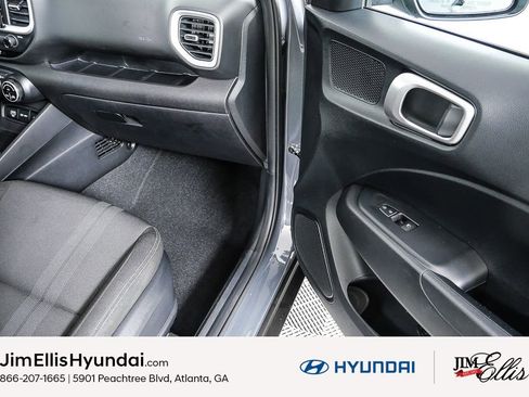 Certified 2025 Hyundai Venue SEL image 26