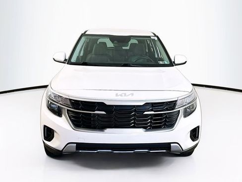 Used 2024 Kia Seltos LX AWD/4WD image 2