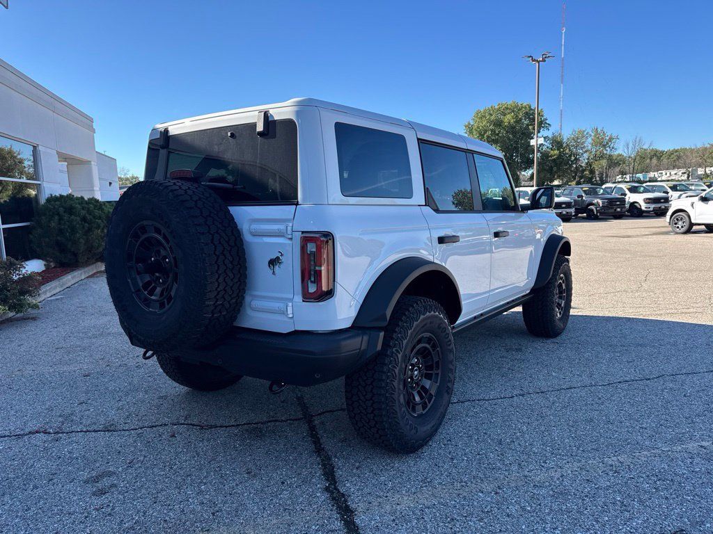 New 2026 Ford Bronco Badlands w/ Sasquatch Package AWD/4WD image 3