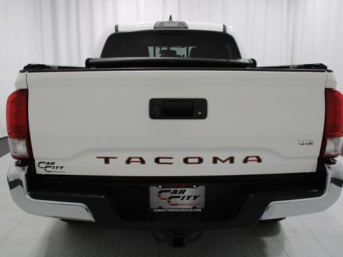 Used 2017 Toyota Tacoma TRD Off-Road w/ Tow Package (A/T) AWD/4WD image 7