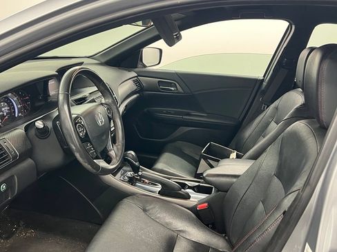 Used 2017 Honda Accord Sport Special Edition image 8