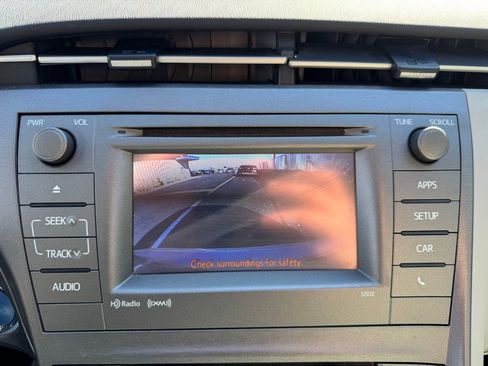 Used 2014 Toyota Prius Three image 18