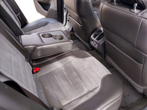 Used 2013 Ford Taurus SHO image 18