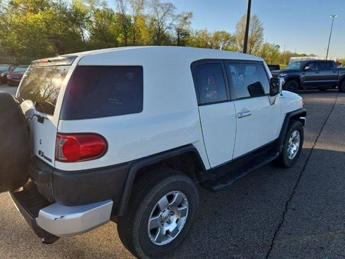 Used 2010 Toyota FJ Cruiser 4WD image 2
