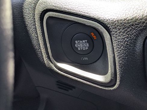 Used 2024 Jeep Gladiator Sport AWD/4WD image 20