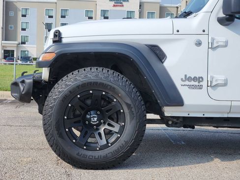 Used 2018 Jeep Wrangler Unlimited Sport S AWD/4WD image 6