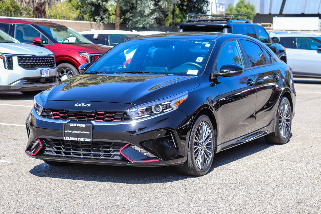 Certified 2023 Kia Forte GT-Line FWD image 4