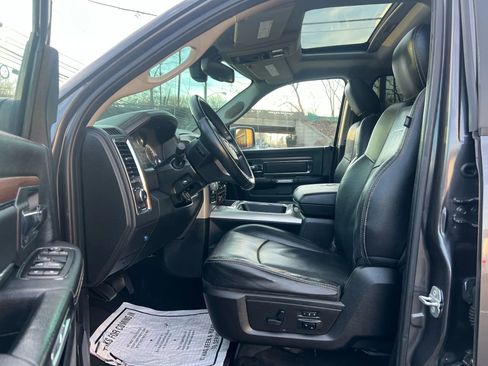 Used 2015 RAM 1500 Laramie w/ Convenience Group image 29