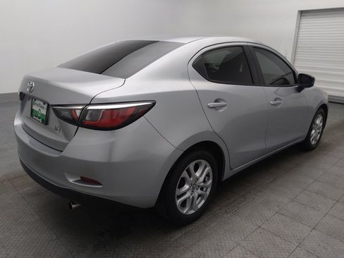Used 2017 Toyota Yaris iA image 9