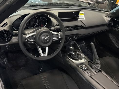 New 2026 MAZDA MX-5 Miata Club w/ Weather Package RWD image 4