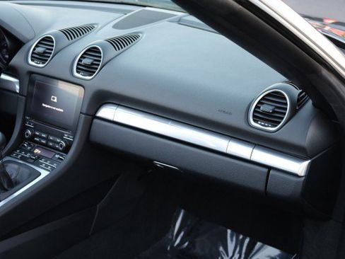 Used 2017 Porsche 718 Boxster image 41