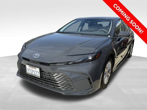 Certified 2025 Toyota Camry LE image 1