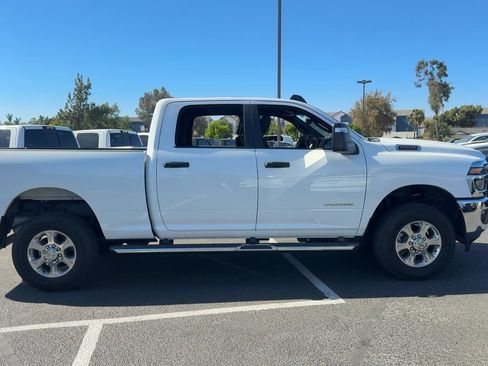 Used 2025 RAM 2500 Big Horn AWD/4WD image 4