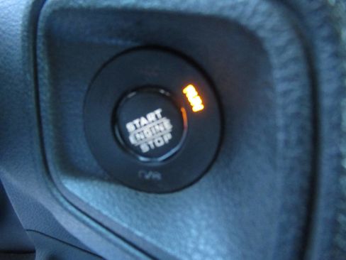 Used 2024 Jeep Wrangler Unlimited w/ Convenience Group AWD/4WD image 29